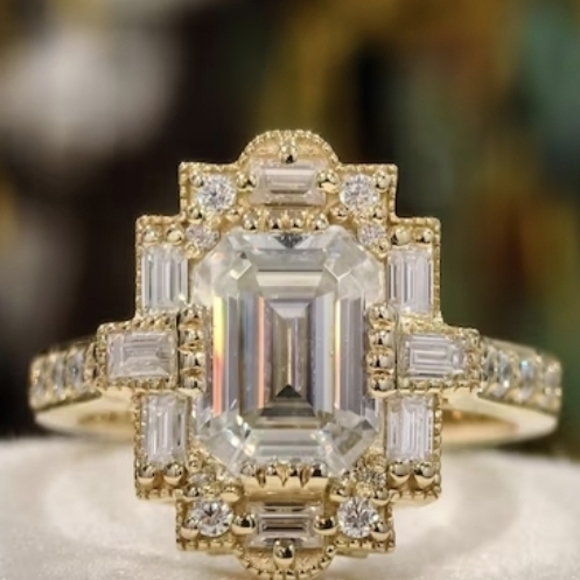 Elegant Gold and Silver Women´s Ring